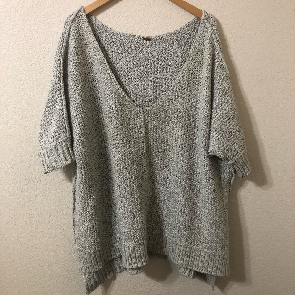 Free People Oversized Gray V-Neck Chunky Knit Sweater - Size M - Picture 2 of 10